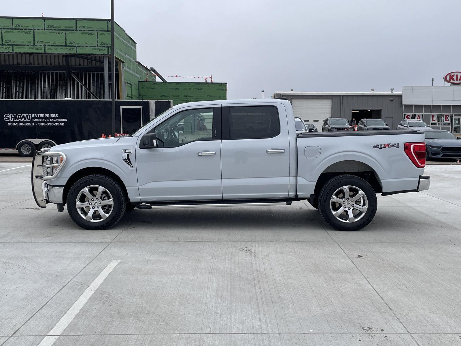 Vehicle photo 2