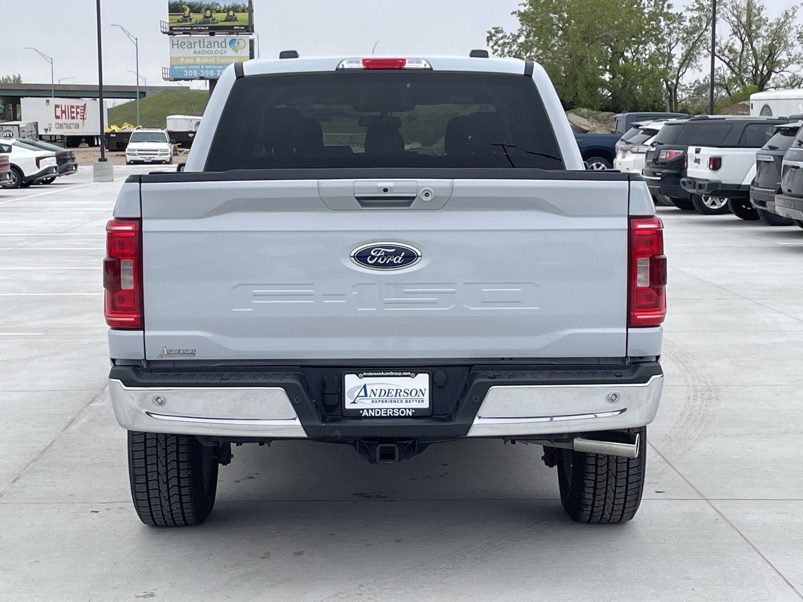 Vehicle photo 5