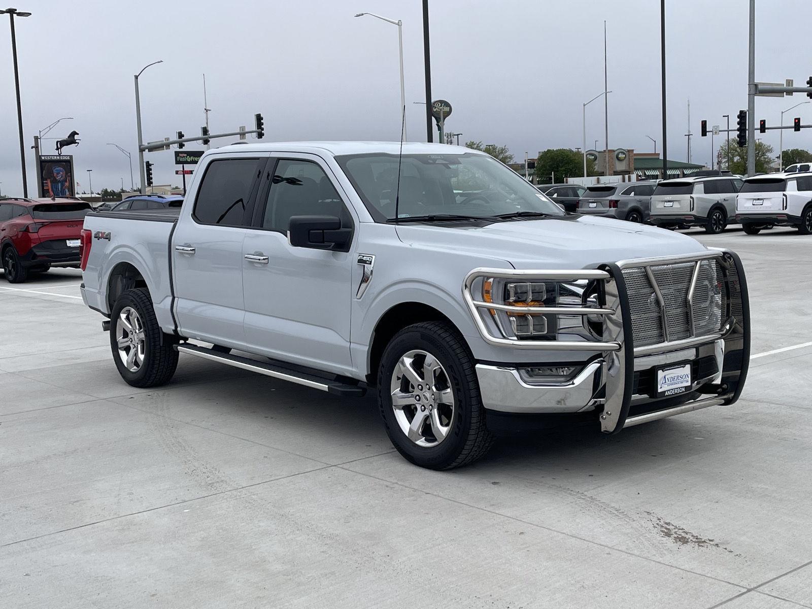 Vehicle photo 8