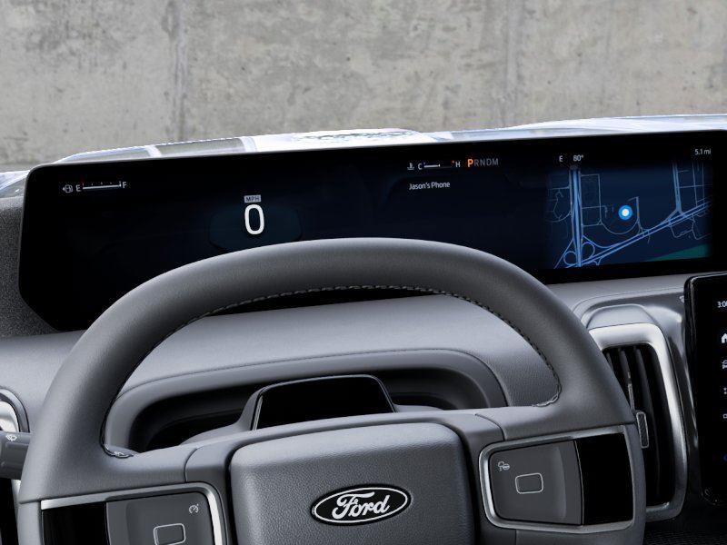 Vehicle photo 13