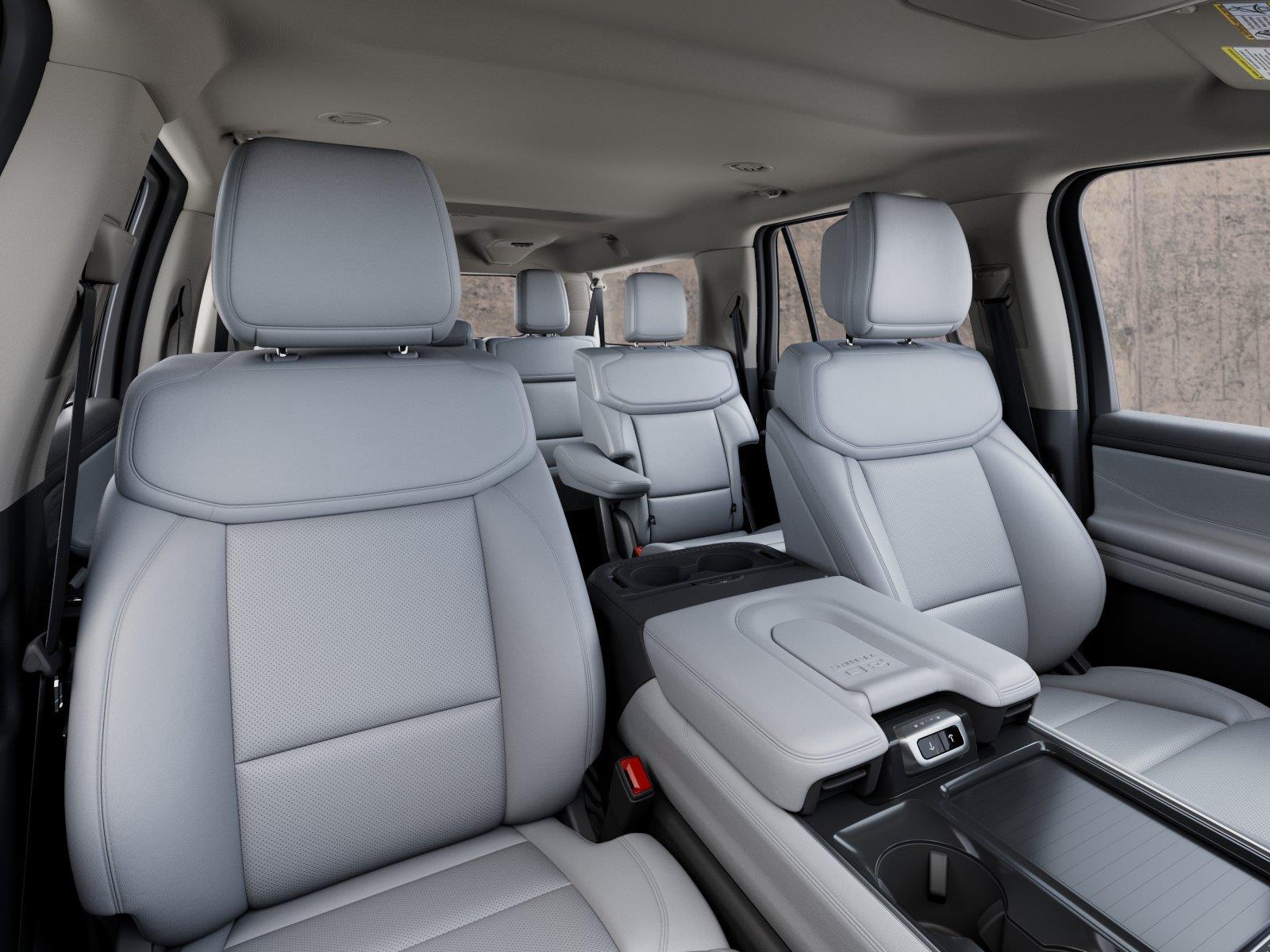 Vehicle photo 10