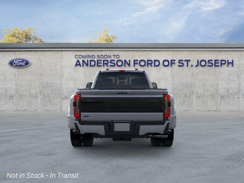 Vehicle photo 5