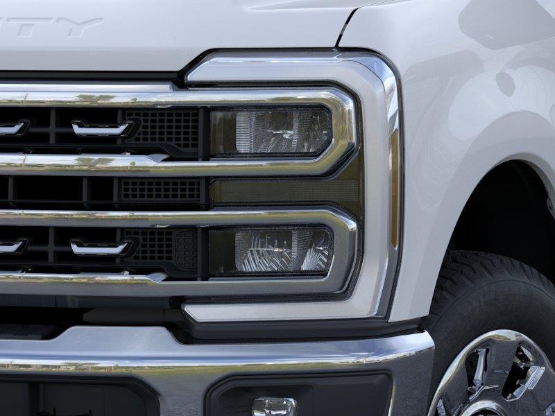 Vehicle photo 18