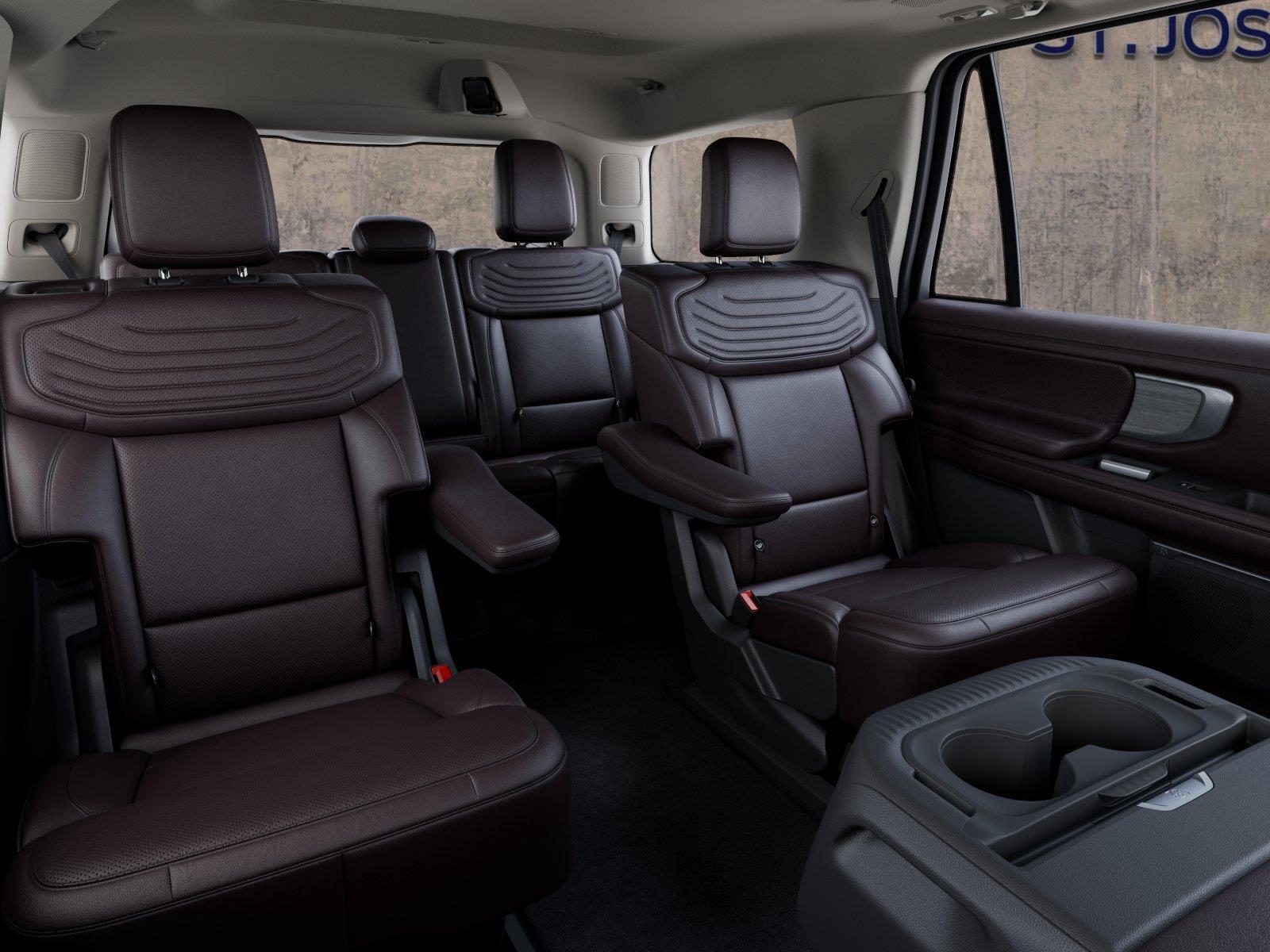 Vehicle photo 11