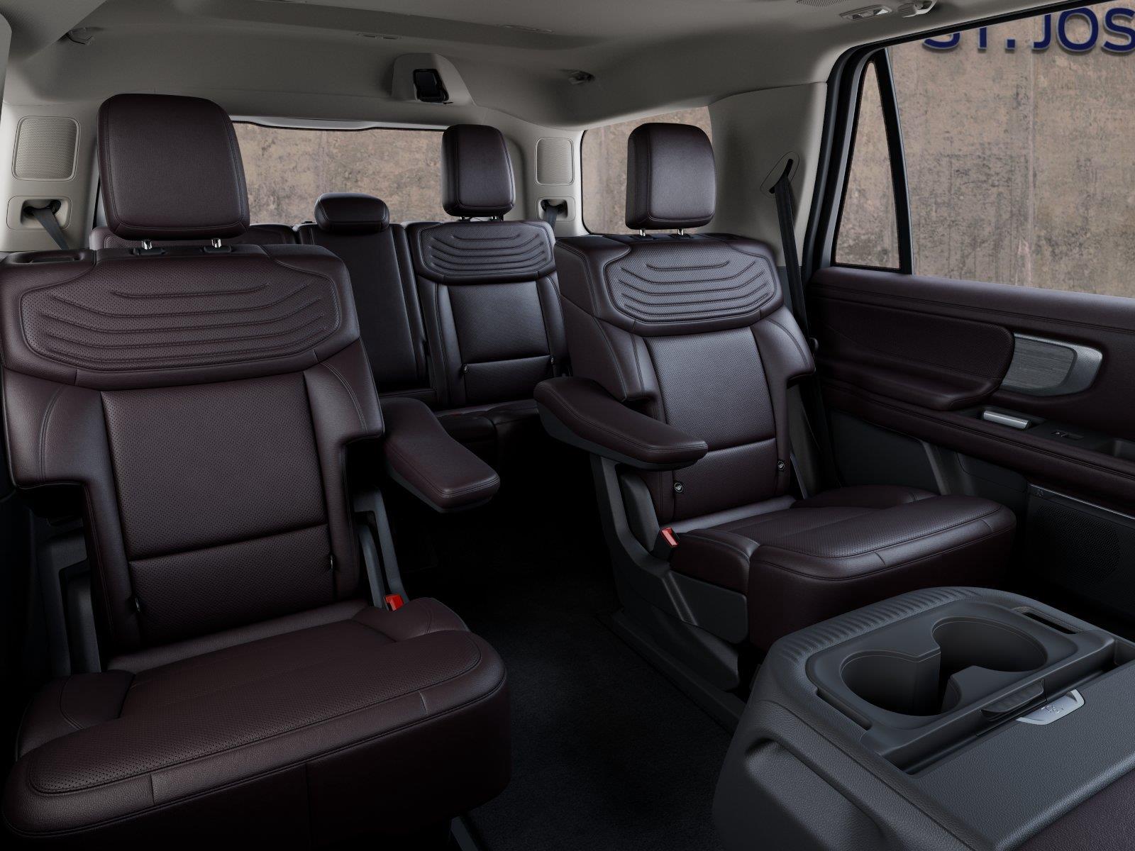 Vehicle photo 11