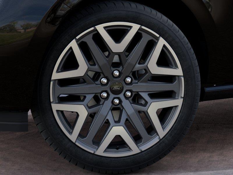 Vehicle photo 19