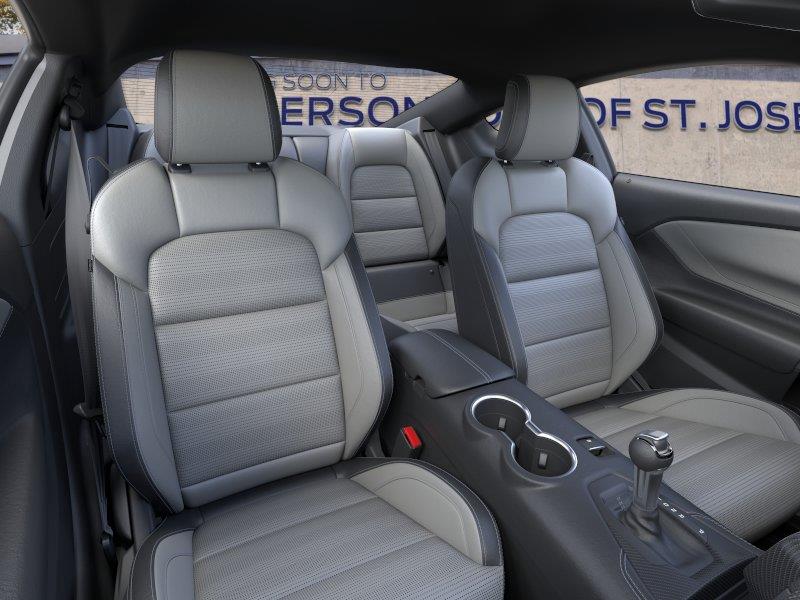 Vehicle photo 10