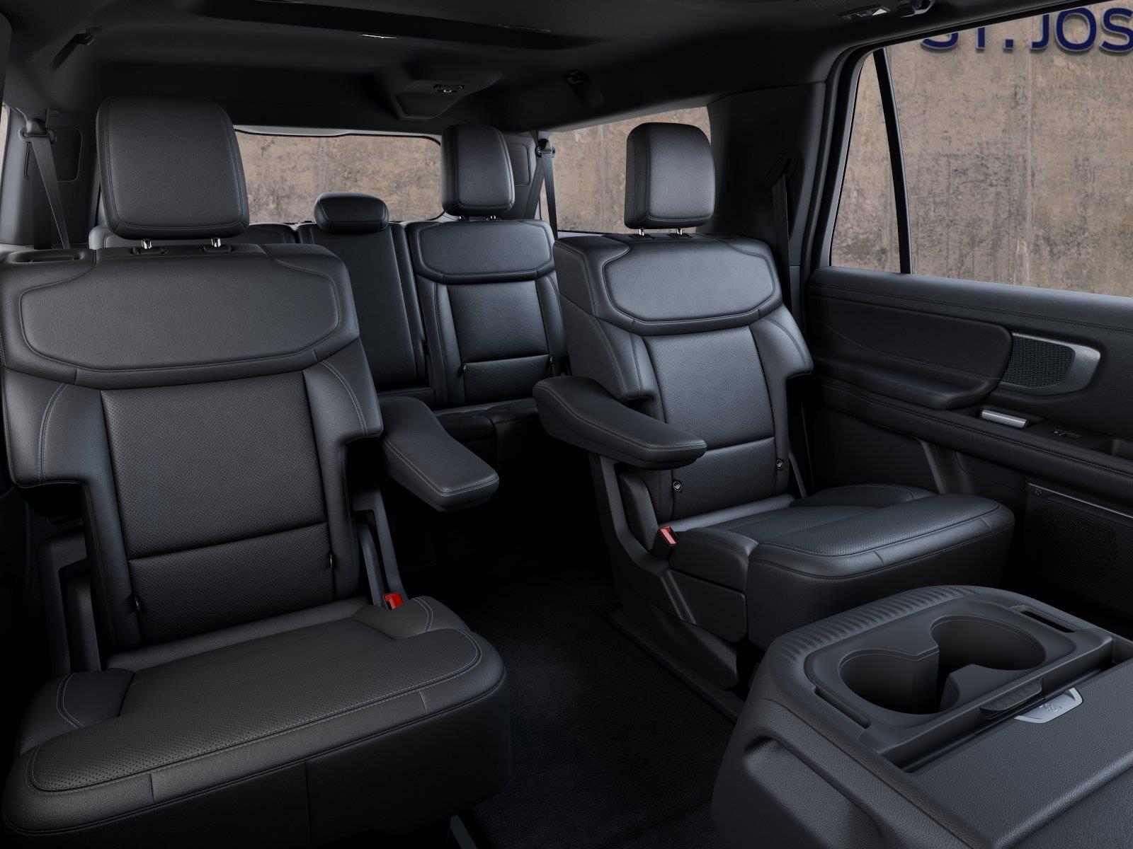 Vehicle photo 11