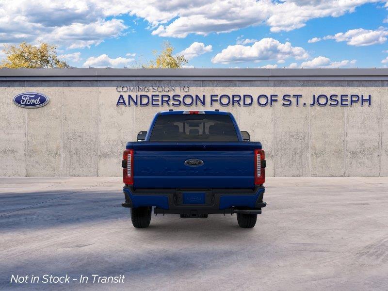 Vehicle photo 5