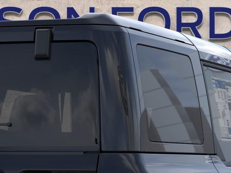 Vehicle photo 25
