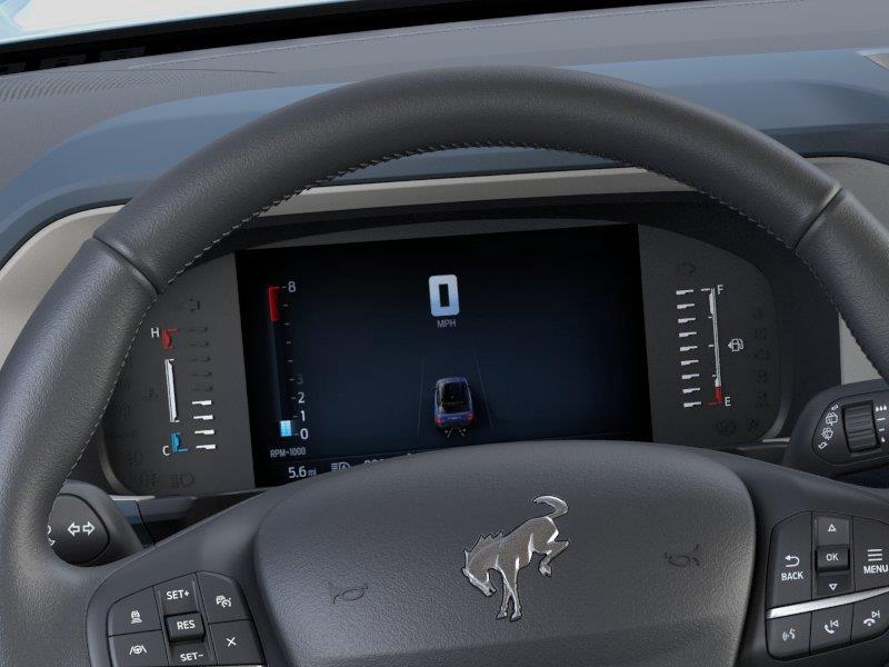 Vehicle photo 13