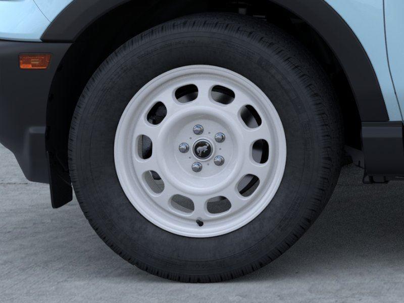 Vehicle photo 19