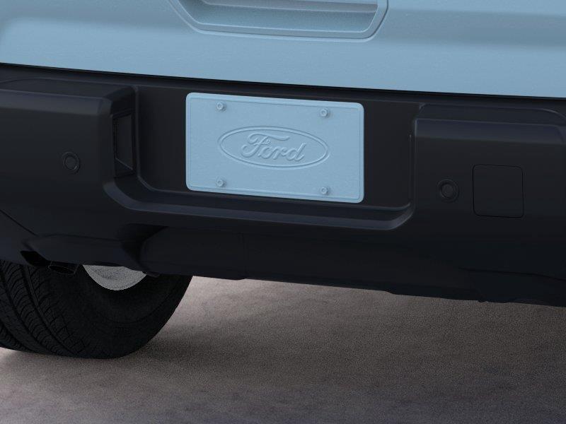 Vehicle photo 23