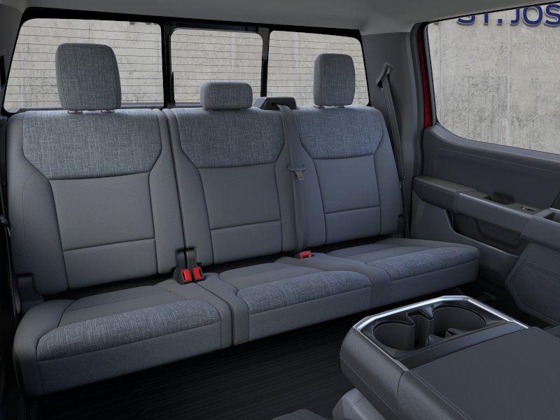 Vehicle photo 11
