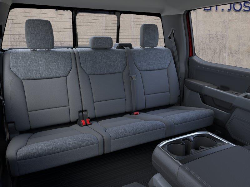 Vehicle photo 11