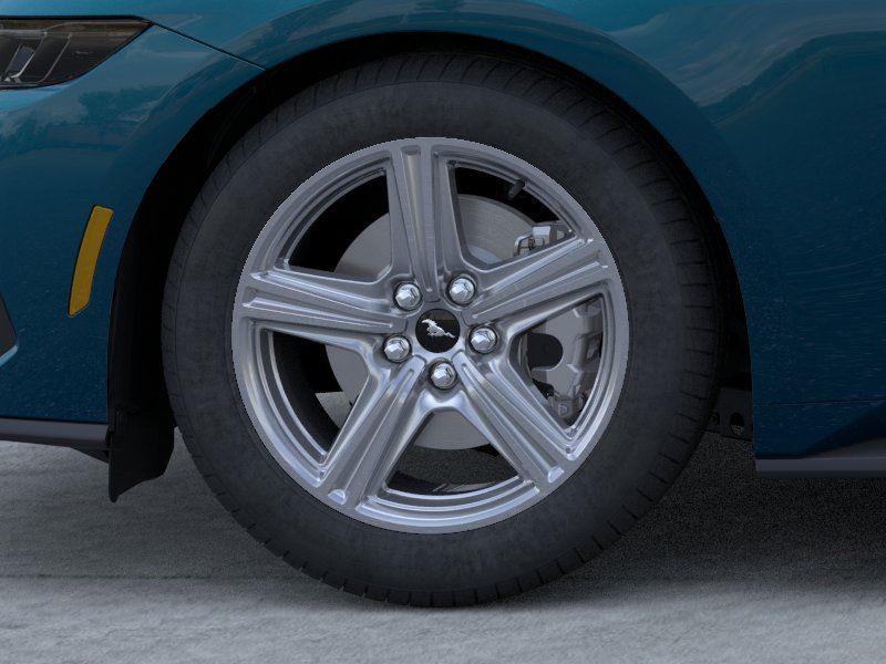 Vehicle photo 19