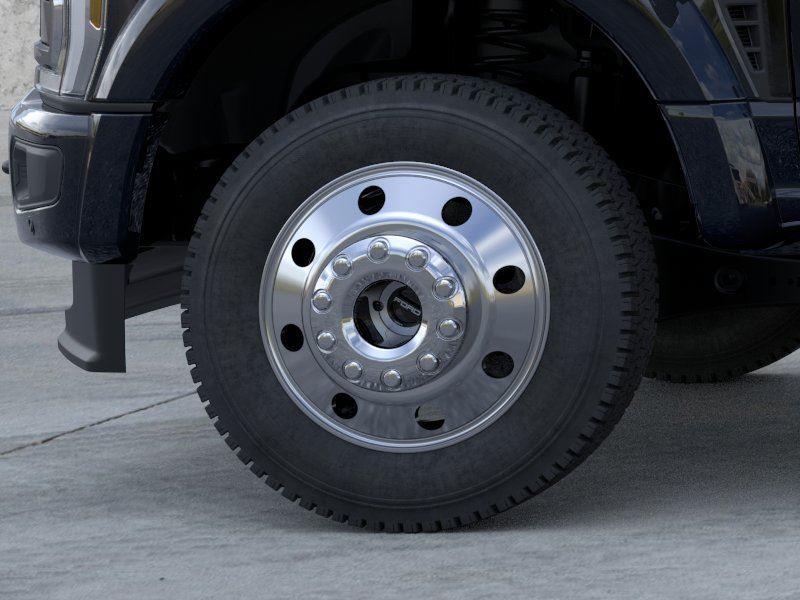 Vehicle photo 19