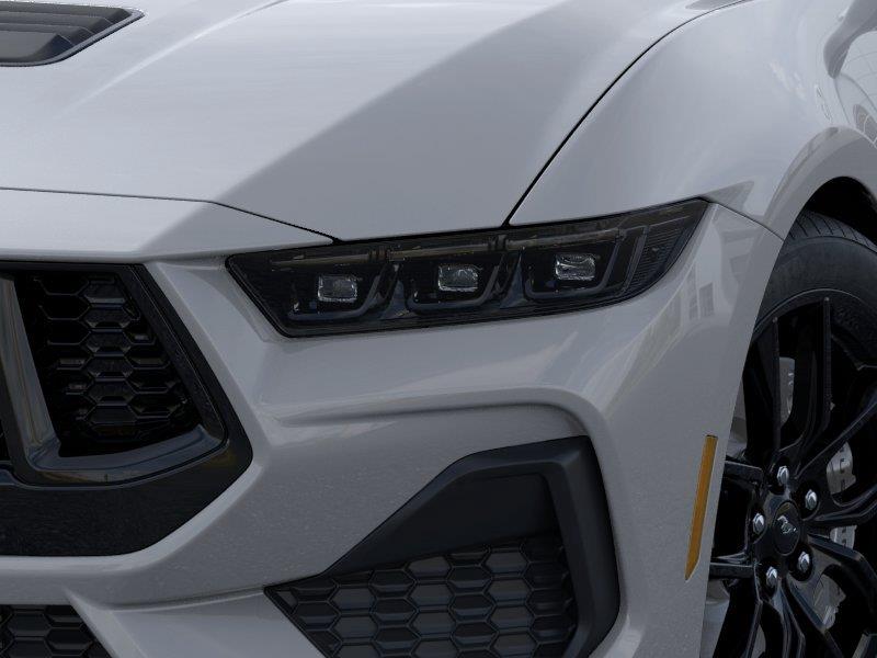 Vehicle photo 18
