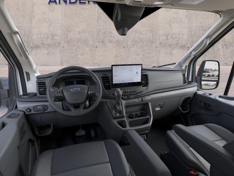 Vehicle photo 9
