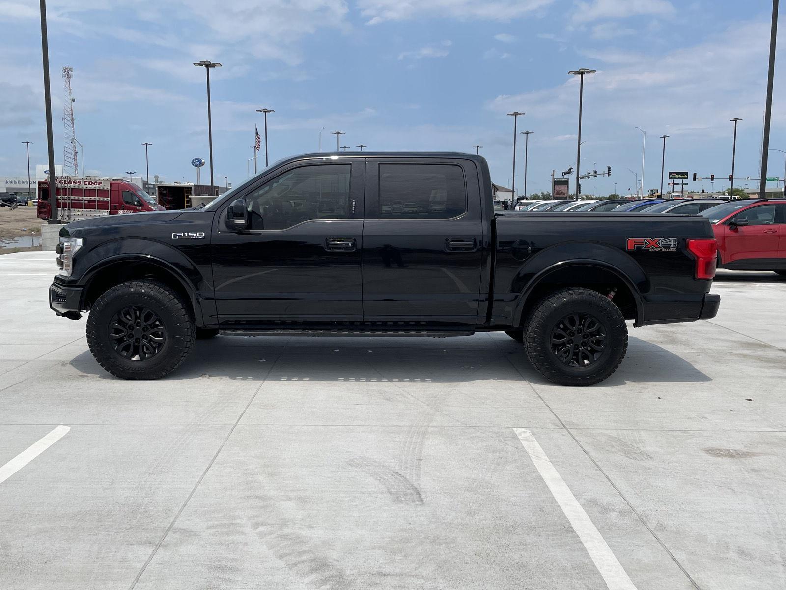 Vehicle photo 2