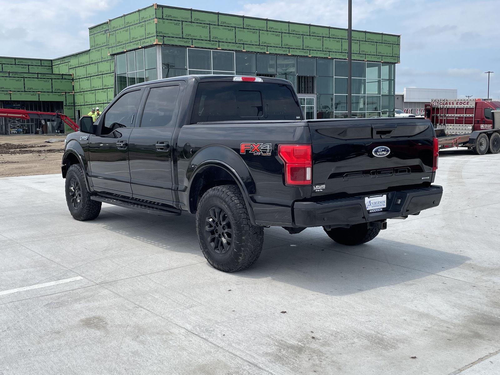 Vehicle photo 4