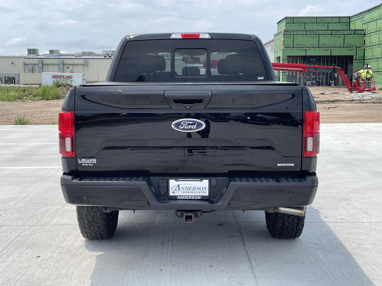 Vehicle photo 5