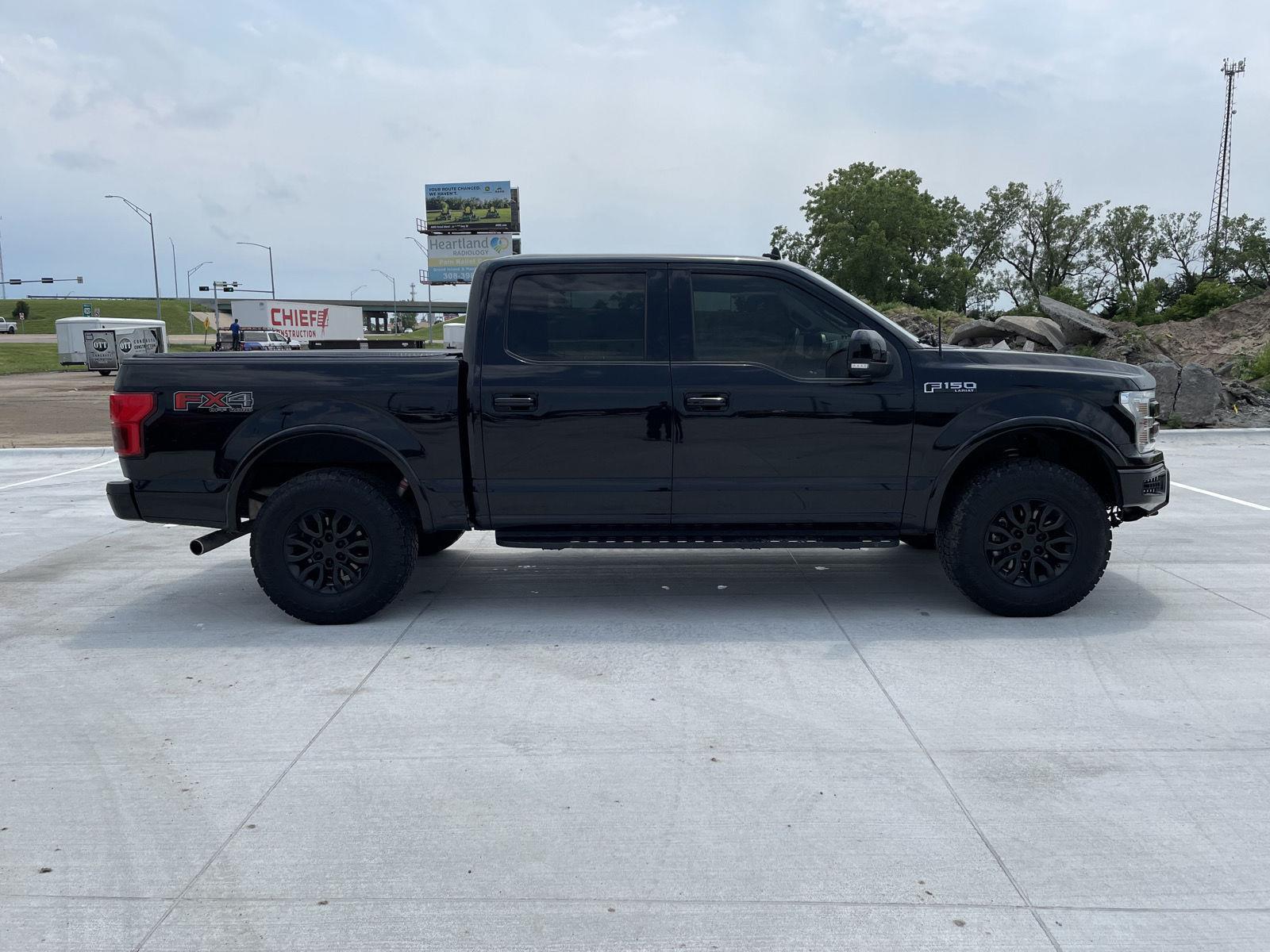 Vehicle photo 7
