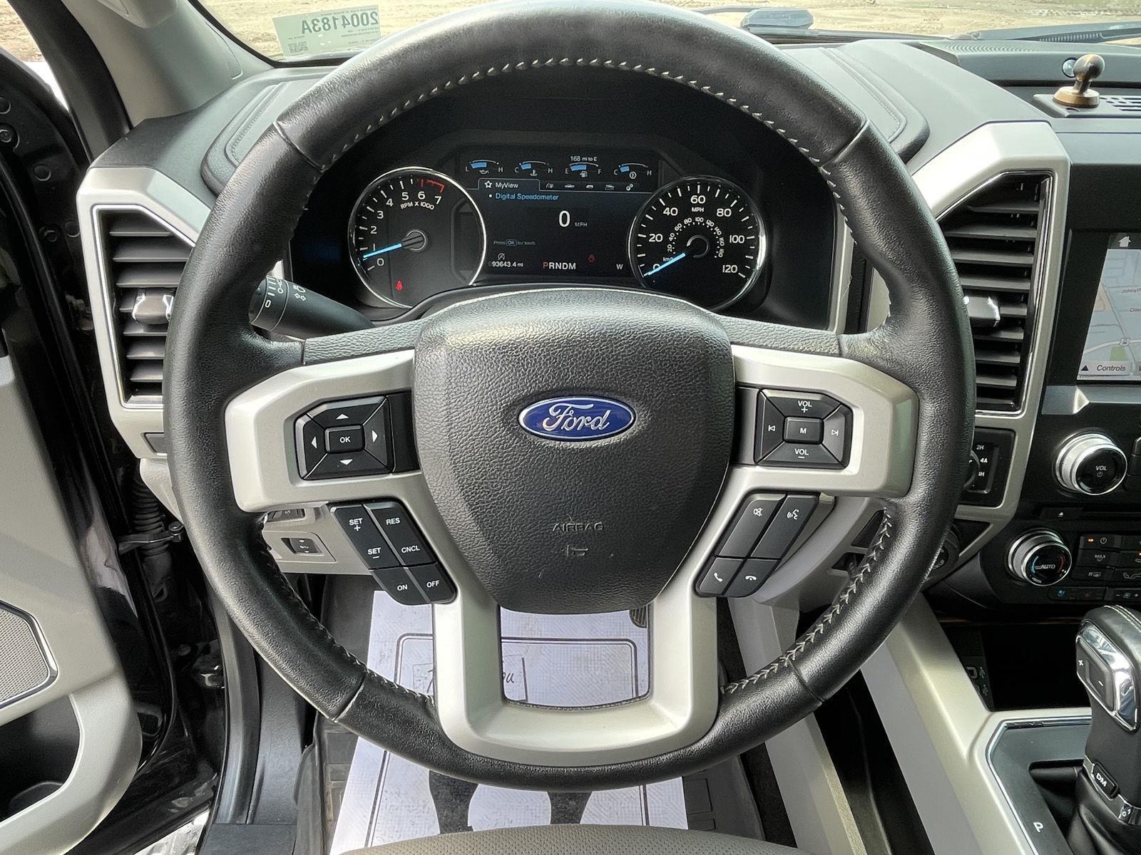 Vehicle photo 13