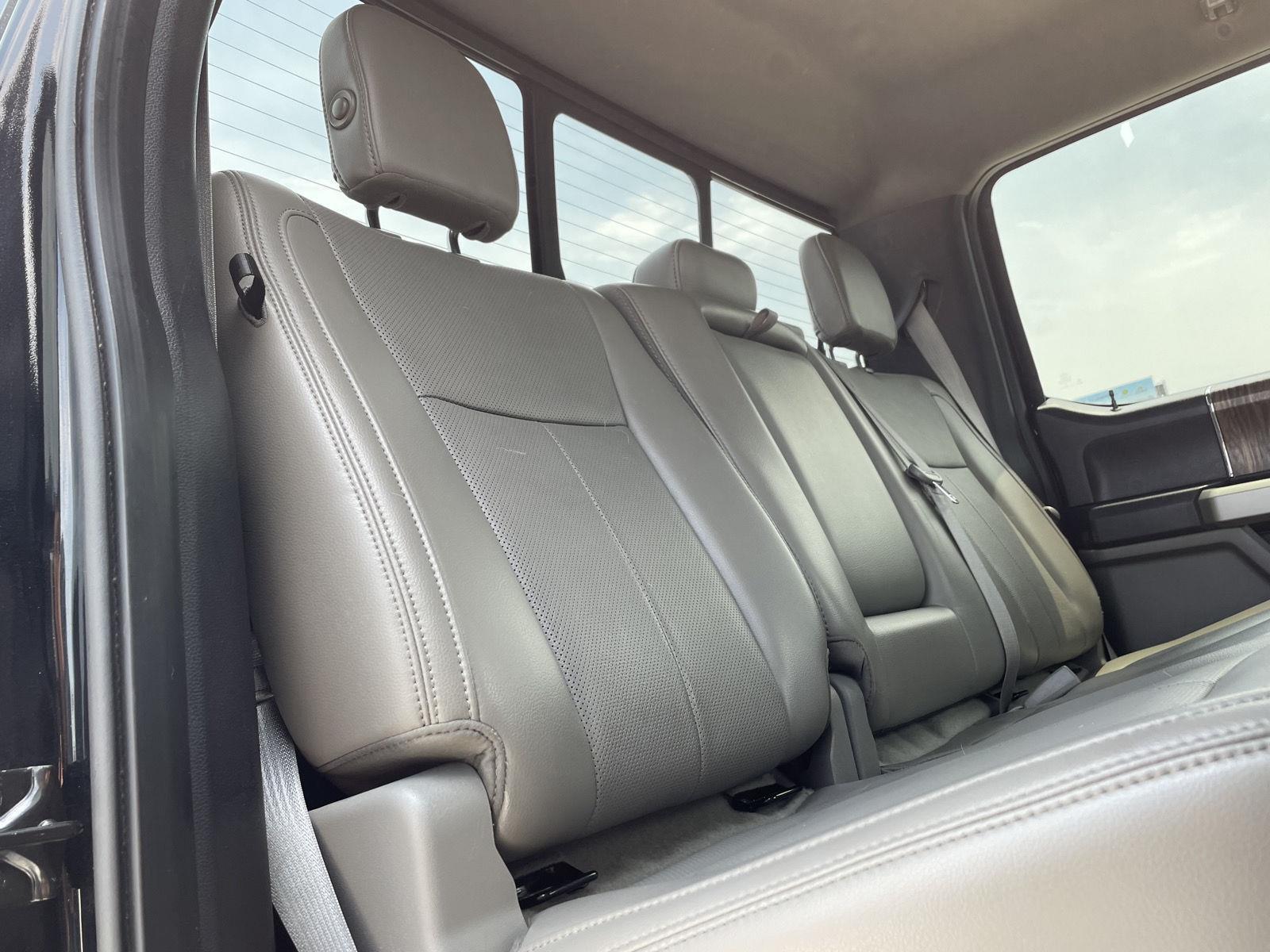 Vehicle photo 19