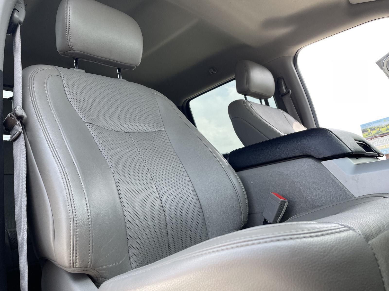 Vehicle photo 21