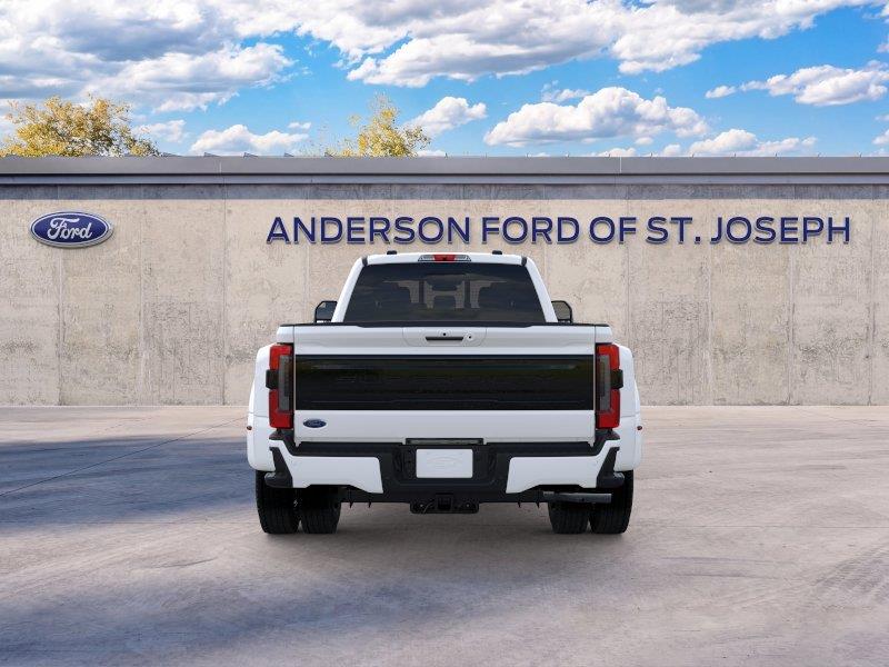 Vehicle photo 5