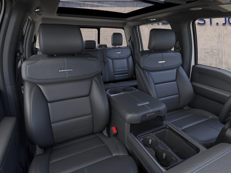 Vehicle photo 10