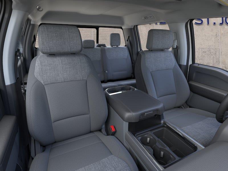 Vehicle photo 10