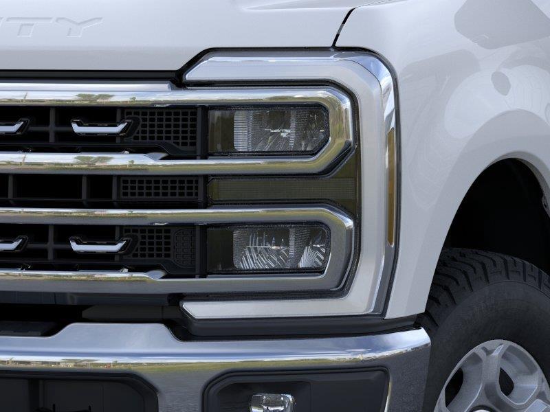 Vehicle photo 18