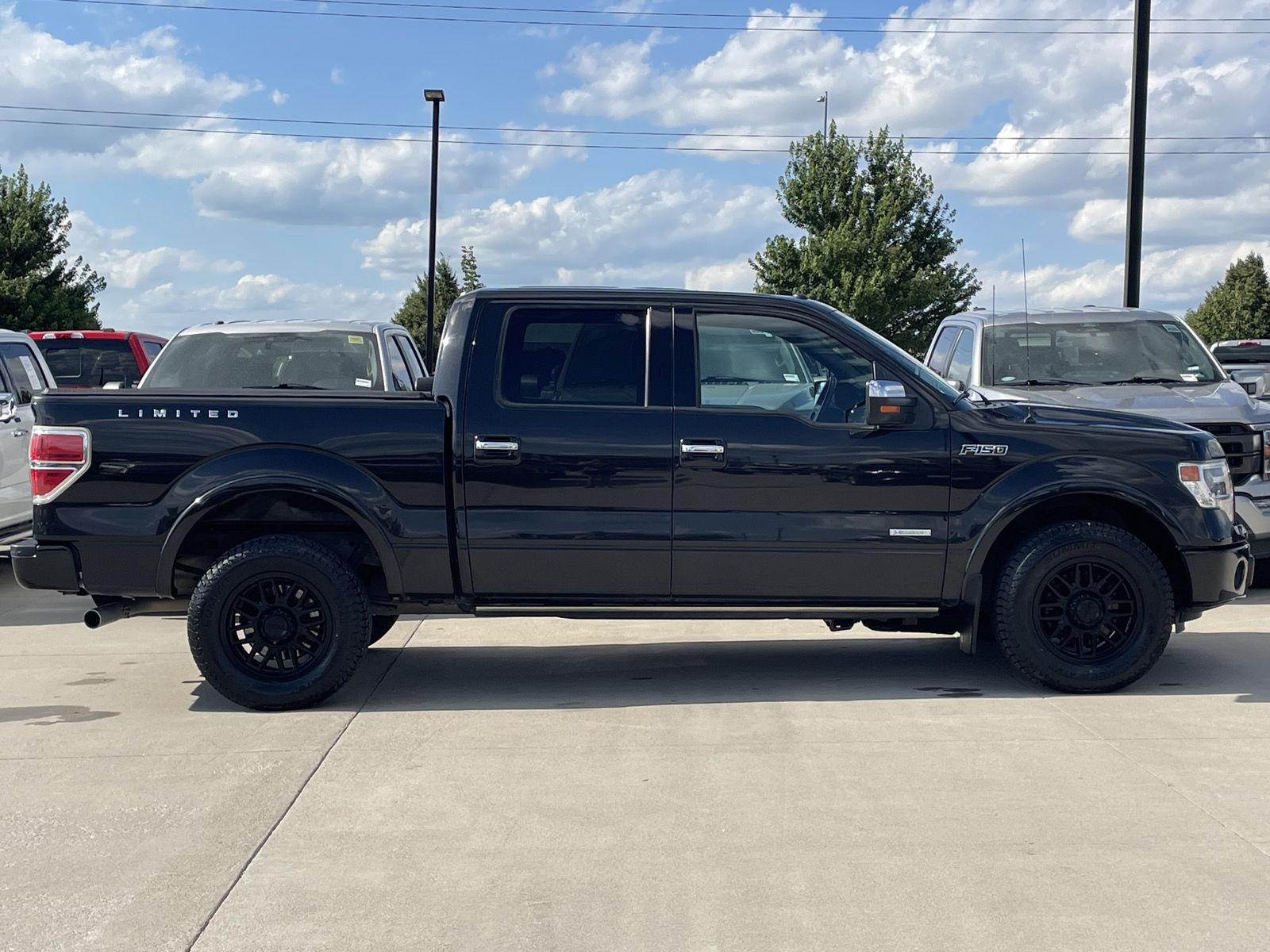 Vehicle photo 6