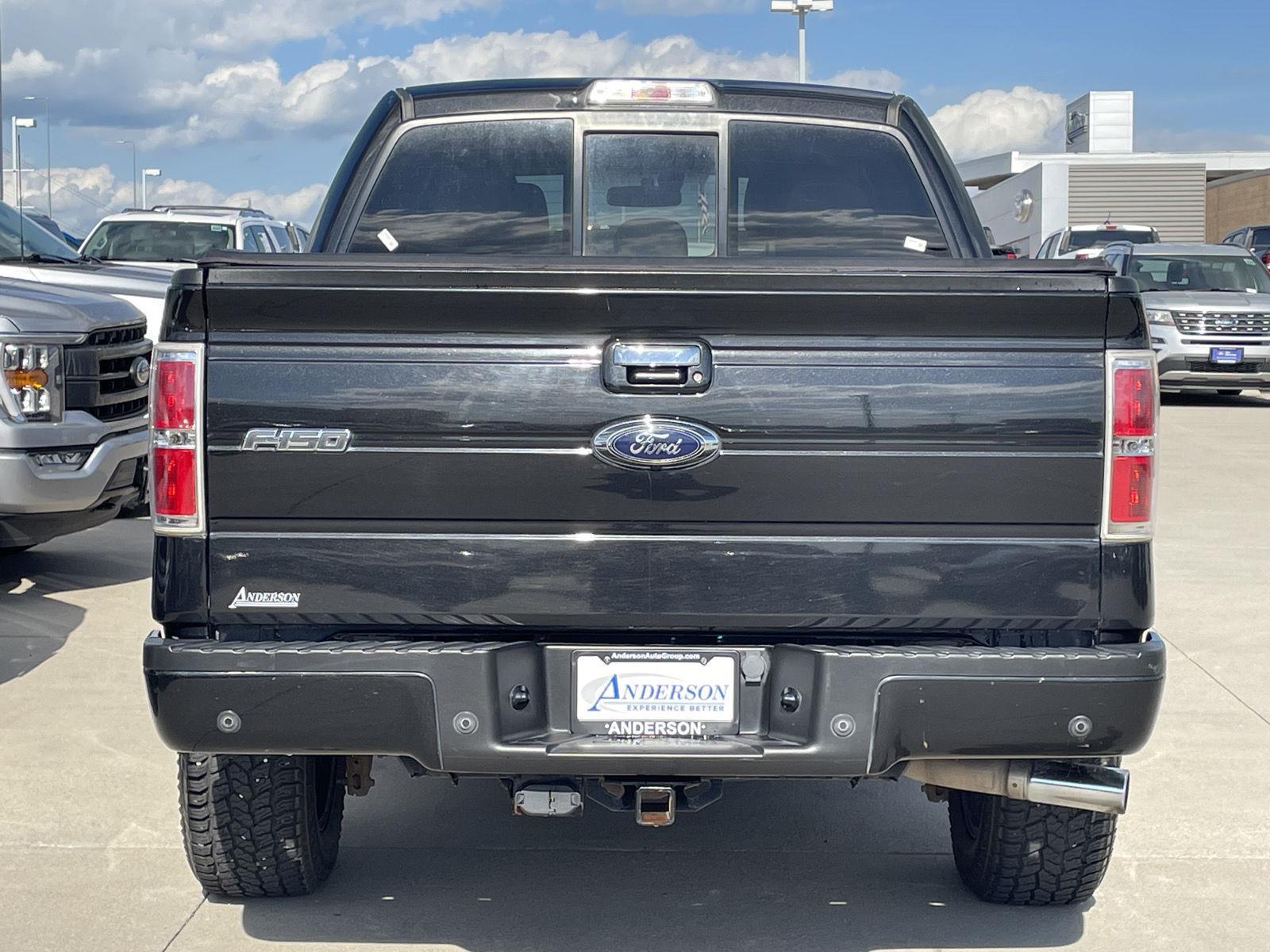 Vehicle photo 8