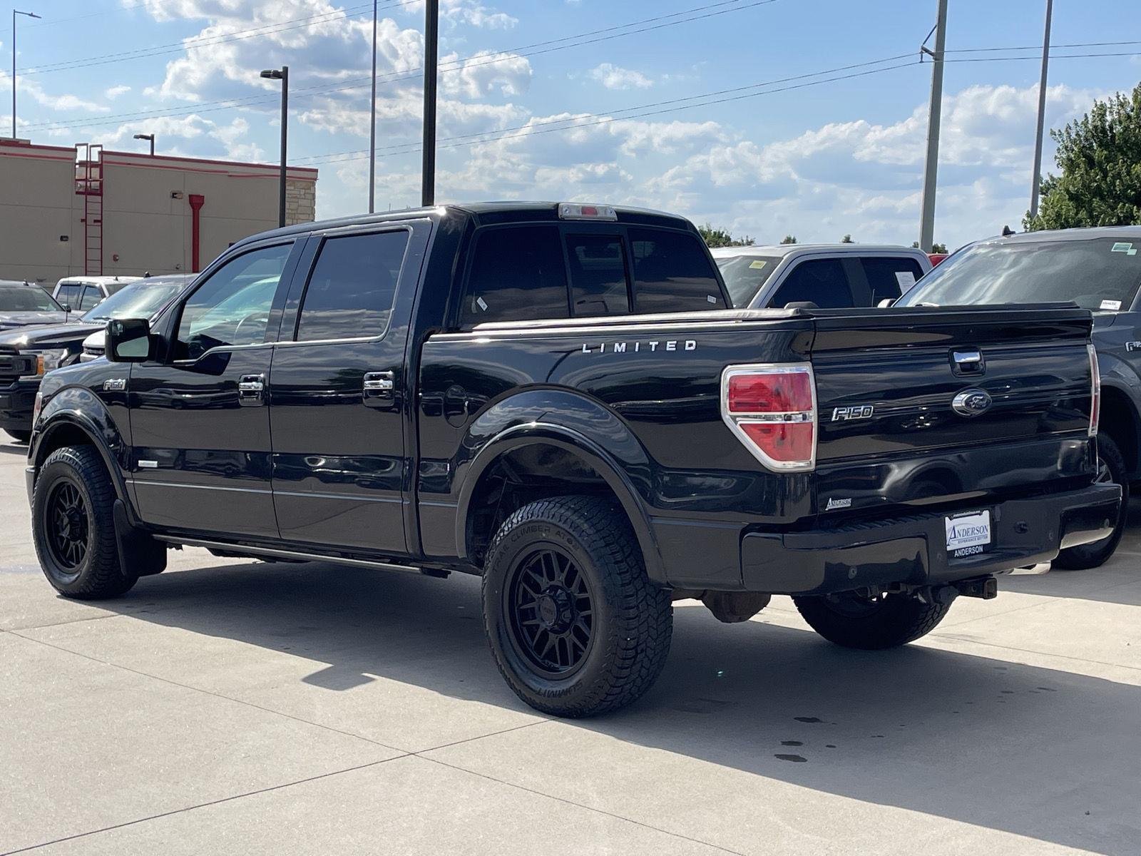Vehicle photo 9