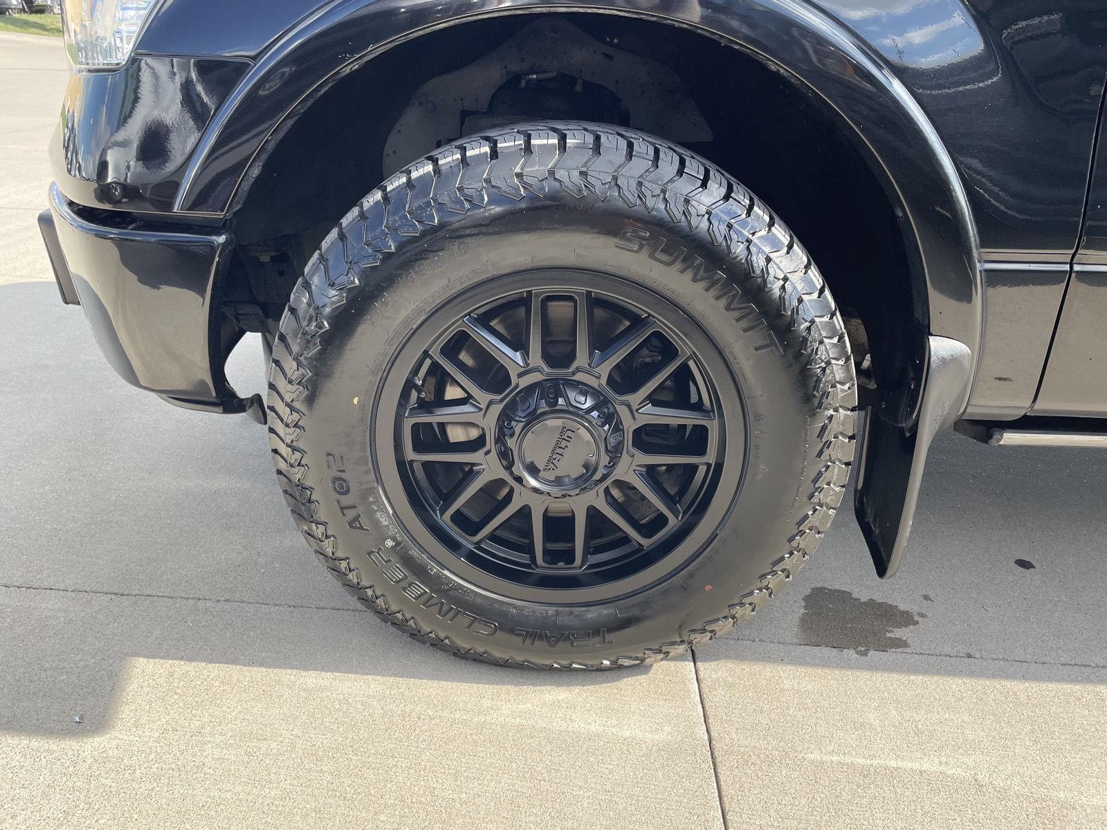 Vehicle photo 10