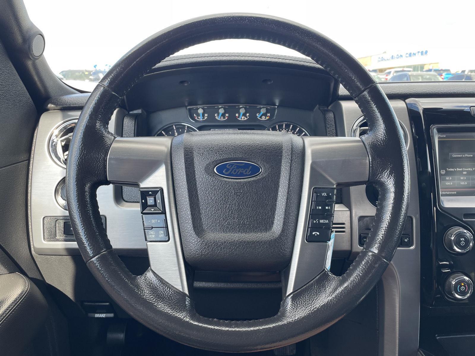 Vehicle photo 12