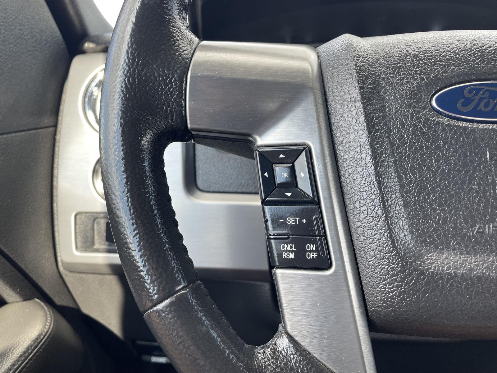 Vehicle photo 13