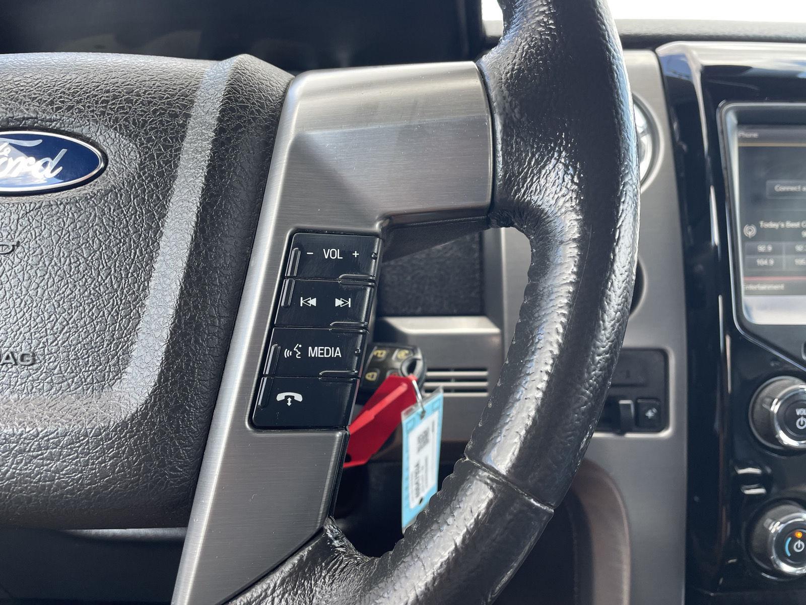 Vehicle photo 14