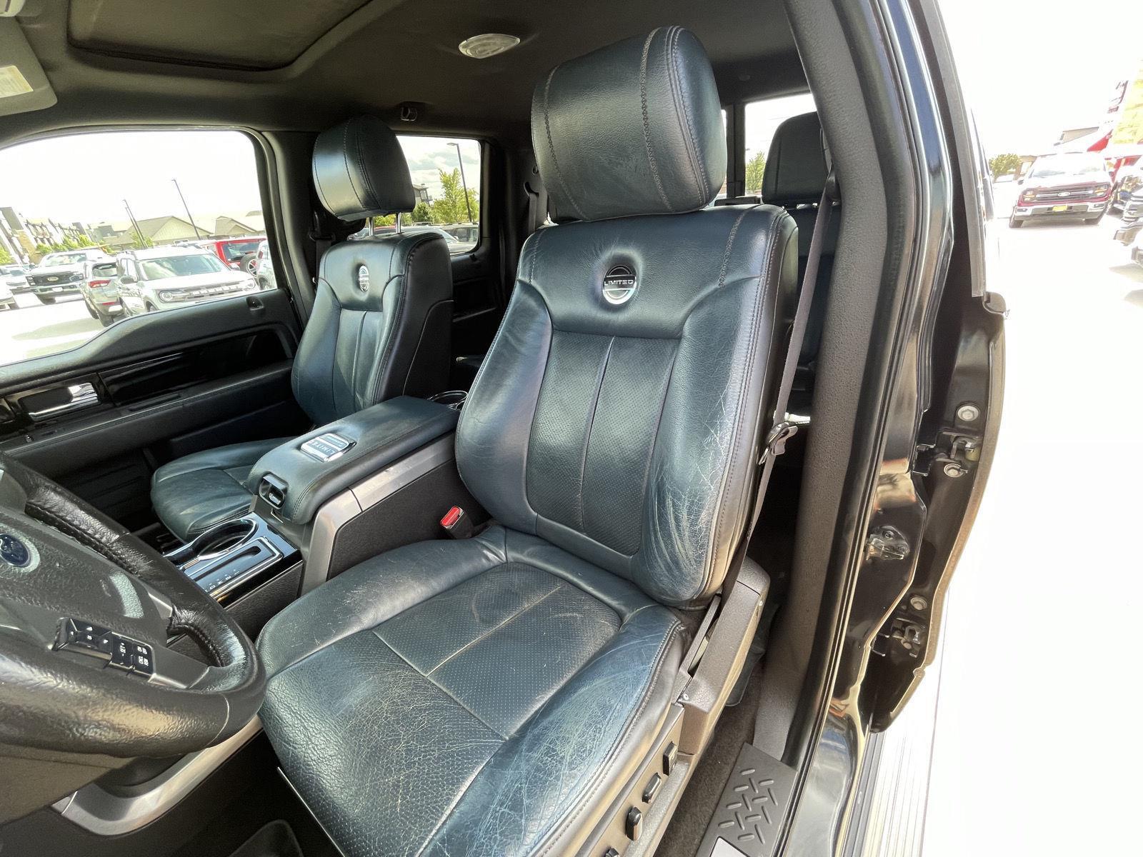 Vehicle photo 18