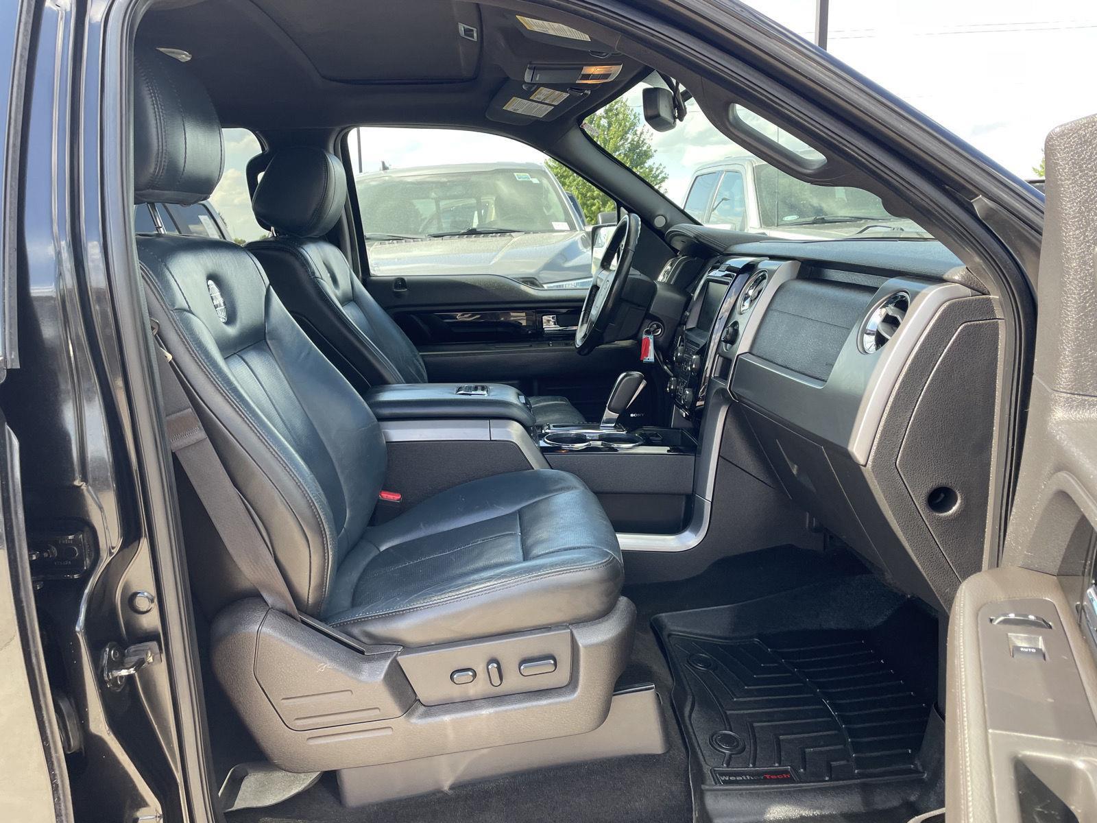 Vehicle photo 19