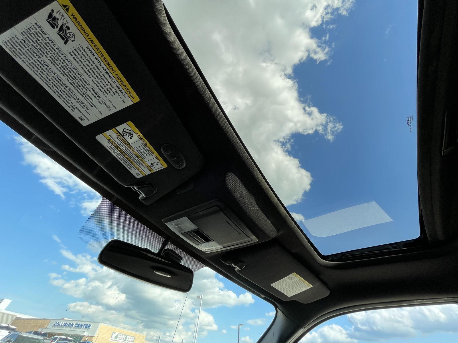Vehicle photo 21