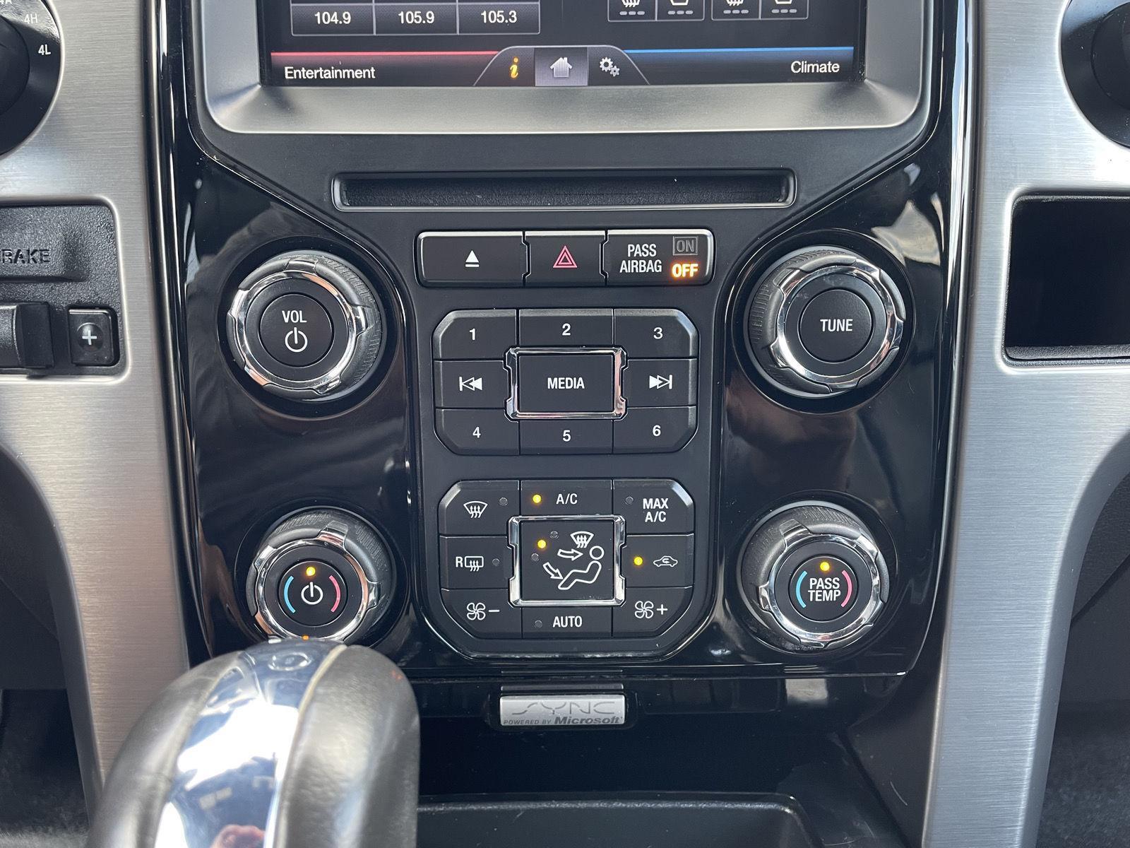 Vehicle photo 24