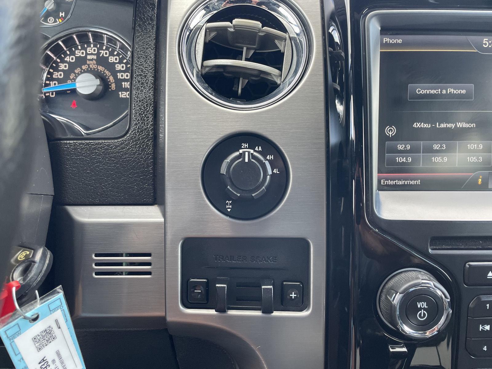 Vehicle photo 26