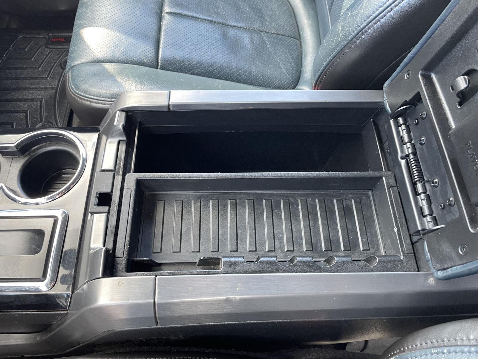 Vehicle photo 30