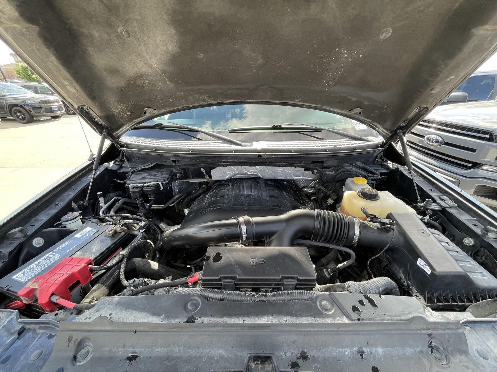 Vehicle photo 32