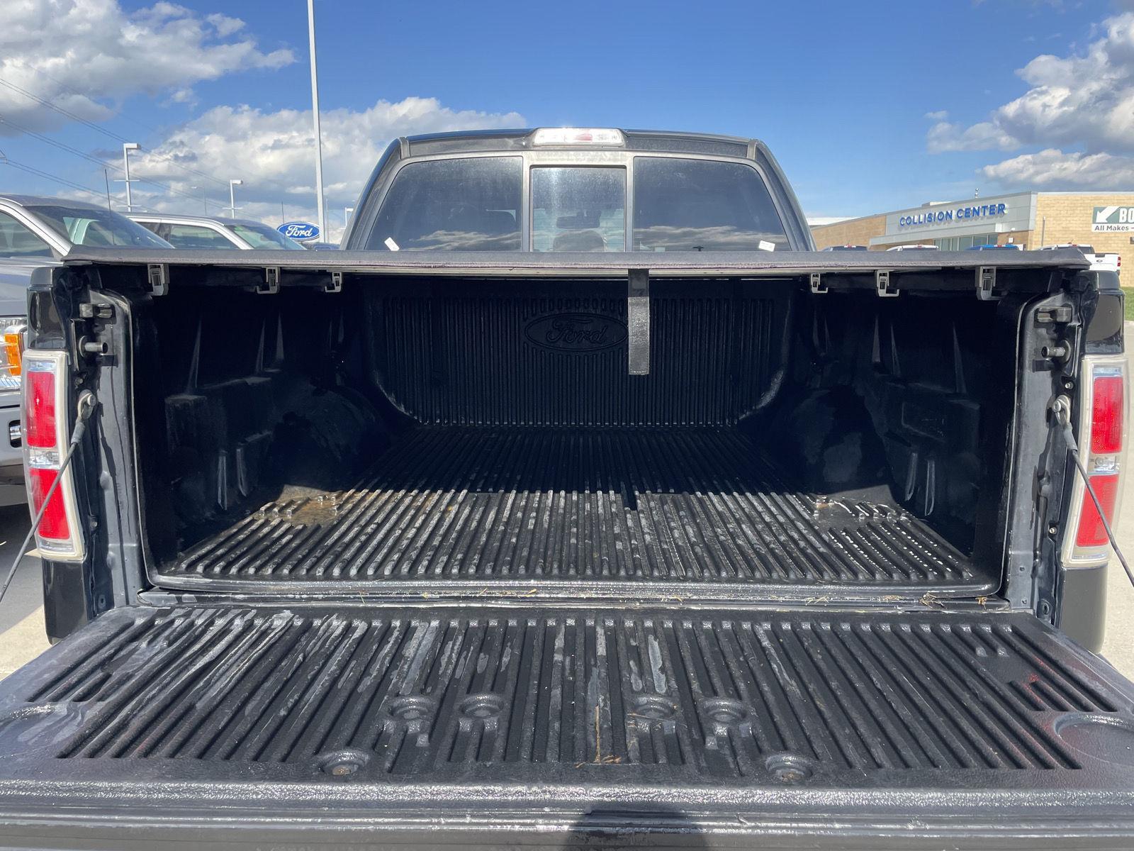 Vehicle photo 33
