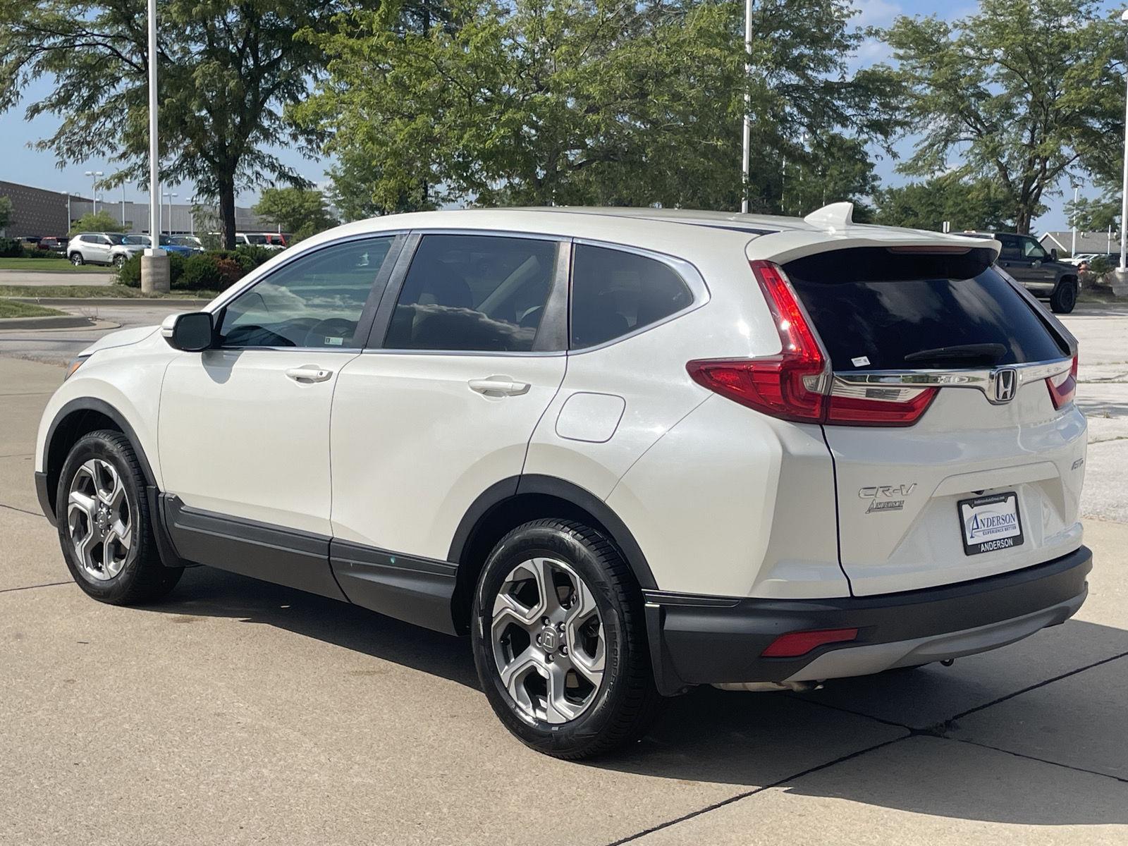 Vehicle photo 9